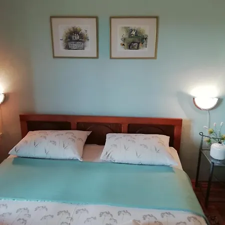 Near - Marica Rovinj